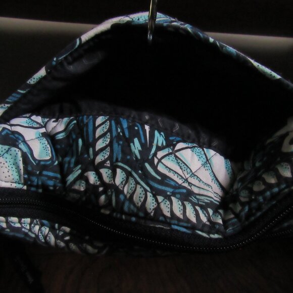 SUMMER PATTERN VERA BRADLEY-BLUE ISLAND-TURTLES-SHELLS-LOBSTER-LONG STRAP-MINT - Picture 5 of 12